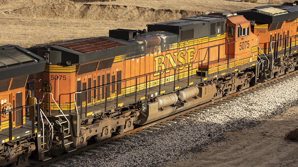 BNSF 5075)