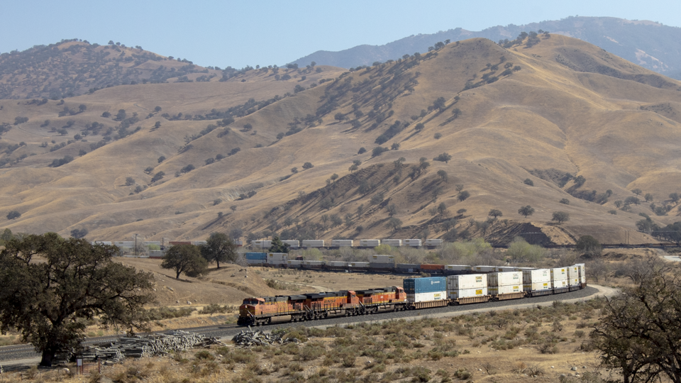 BNSF 7669N and the Caliente Loop