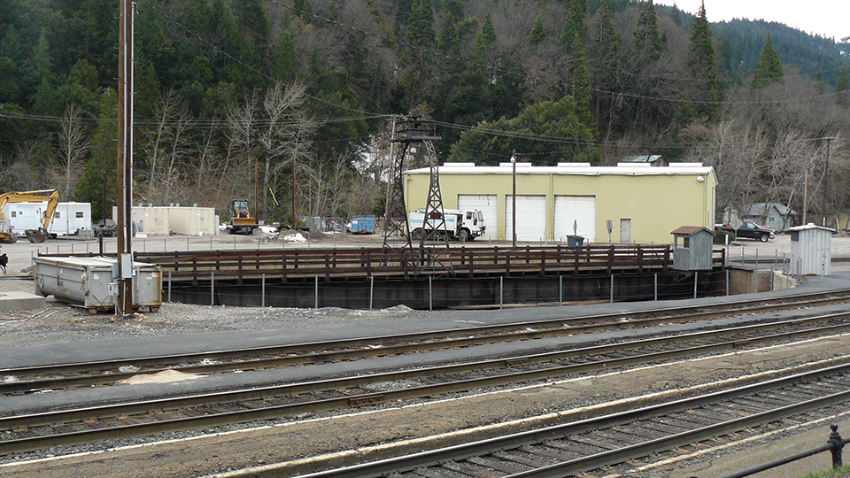 Turntable, Dunsmuir, CA (UP)