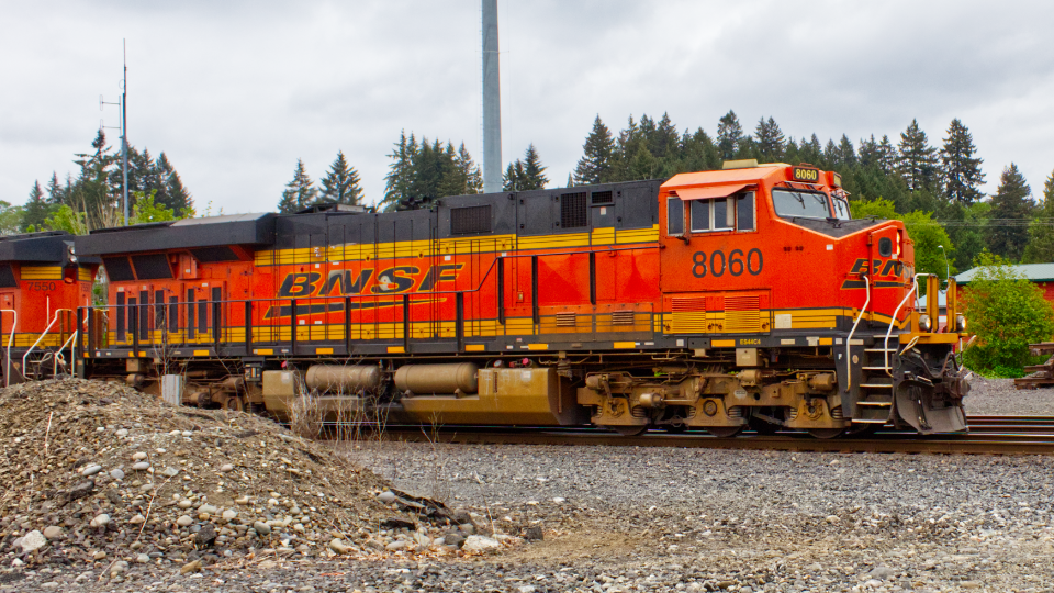 BNSF 8060 ES44C4