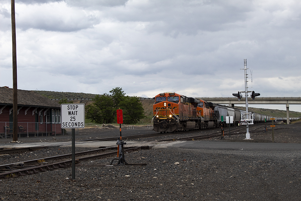 BNSF 7450 West at B Street