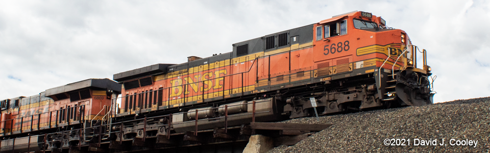 BNSF 5688)